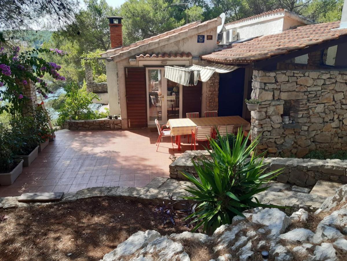 Juka House Vila Milna  Exterior foto